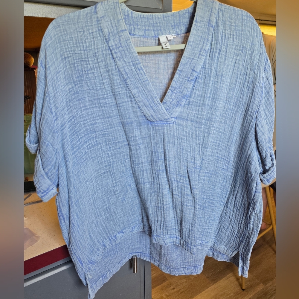 Elan Light Blue Crinkle V-Neck Blouse